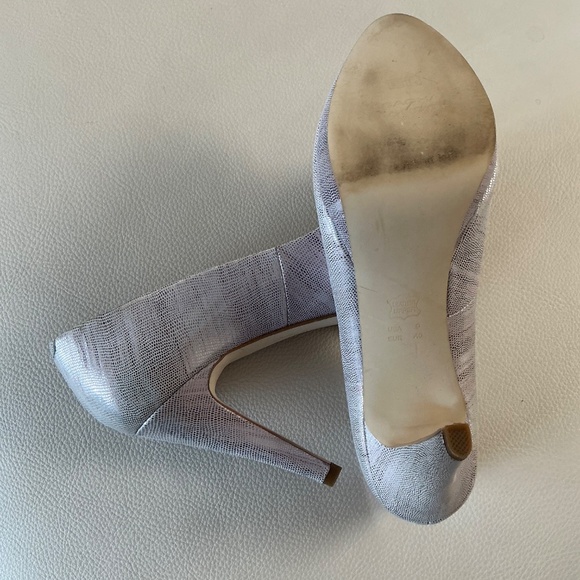 Sacha London, Size 9, Soft Shimmery Lilac Peep Toe Leather Upper Pumps. - Picture 9 of 11
